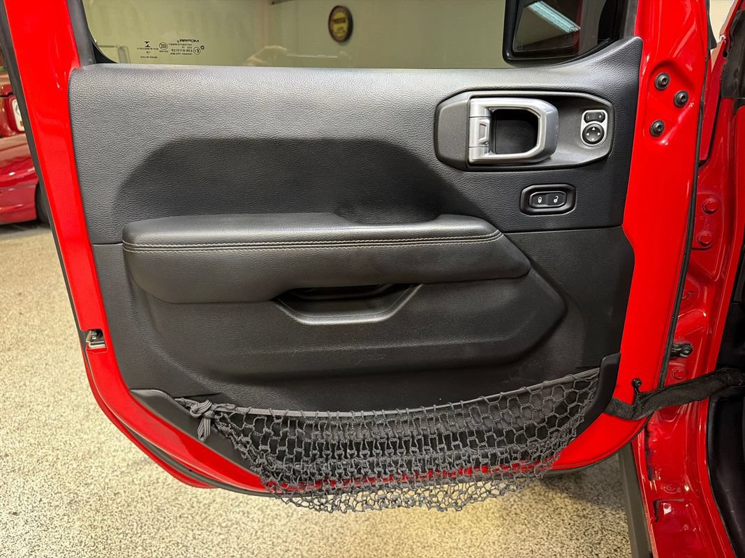 Used 2018 Jeep Wrangler Unlimited Rubicon AWD/4WD image 31
