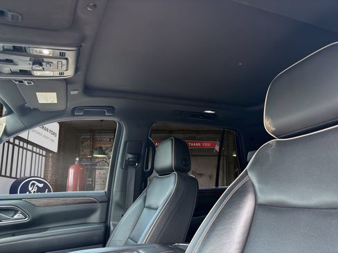Used 2021 Chevrolet Tahoe Premier w/ Premium Package RWD image 16
