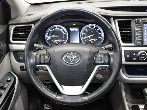 Used 2017 Toyota Highlander Limited Platinum image 19