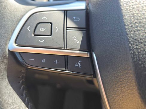 Certified 2025 Toyota Highlander XLE FWD image 31