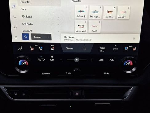 Used 2024 Lexus RX 350 AWD w/ Convenience Package image 19