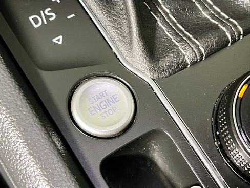 Used 2022 Volkswagen Atlas SE w/ Panoramic Sunroof Package image 24