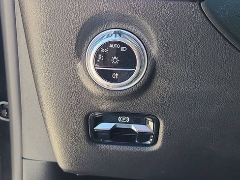 Used 2023 Mercedes-Benz C 300 Sedan image 23