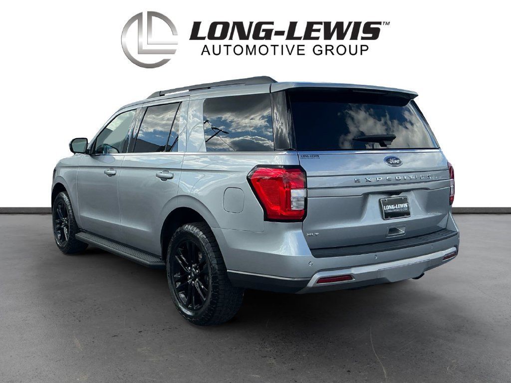 Certified 2024 Ford Expedition XLT RWD image 4