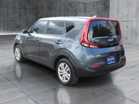 Used 2022 Kia Soul LX FWD image 4