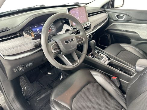 Used 2022 Jeep Compass Latitude image 9