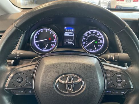 Used 2024 Toyota Camry SE image 18
