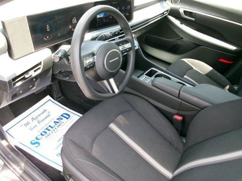Used 2025 Hyundai Sonata SEL FWD image 12
