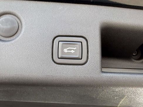 Used 2021 Chevrolet Equinox LT FWD image 8