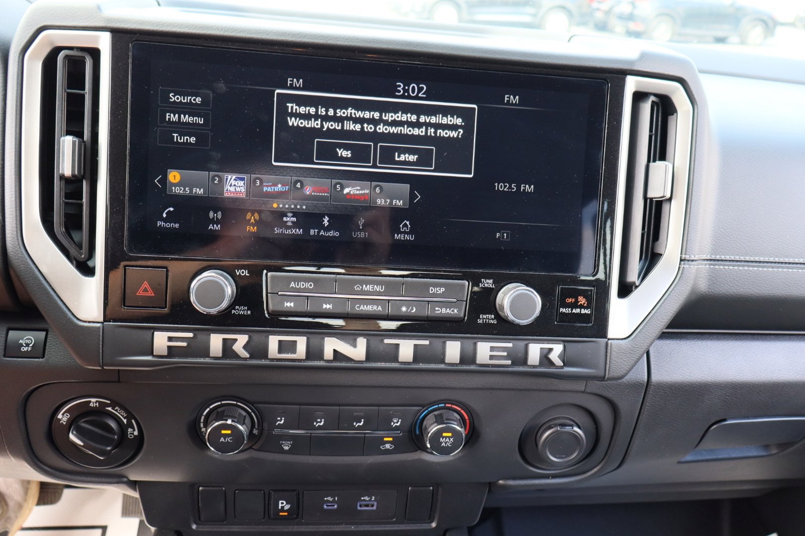 Used 2025 Nissan Frontier SV w/ Tow Package AWD/4WD image 16