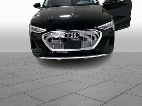 Used 2022 Audi e-tron Premium Plus AWD/4WD image 32