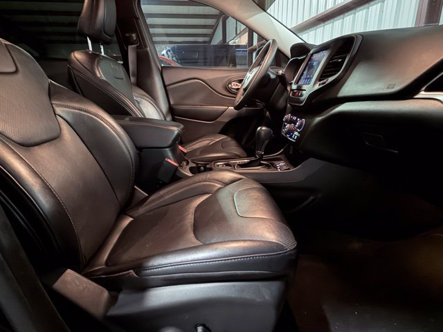 Used 2022 Jeep Cherokee Latitude Lux FWD image 15