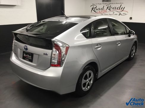 Used 2015 Toyota Prius Three image 11