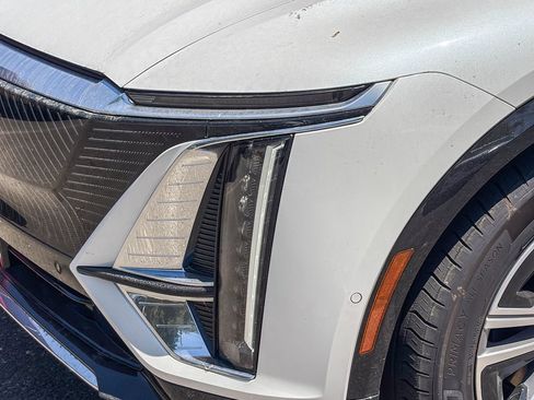 Certified 2024 Cadillac Lyriq Luxury RWD image 2