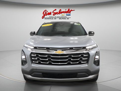 New 2026 Chevrolet Equinox LT w/ Convenience Package II FWD image 3