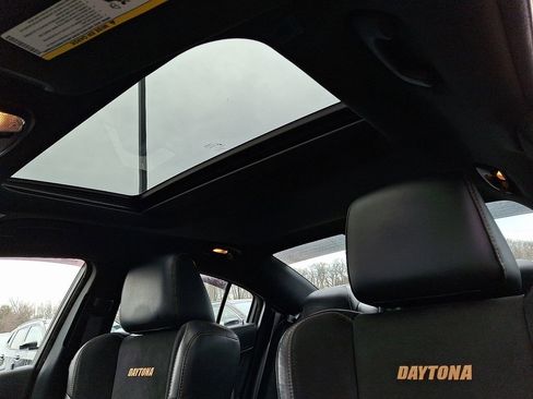 Used 2018 Dodge Charger R/T image 14