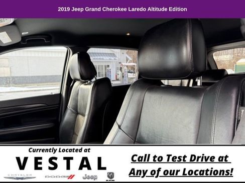 Used 2019 Jeep Grand Cherokee Altitude image 12