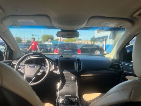 Used 2020 Ford Edge SEL w/ Cargo Accessory Package FWD image 3