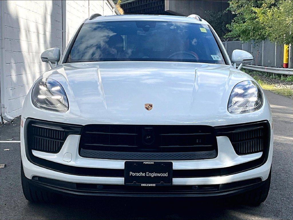 Certified 2026 Porsche Macan S AWD/4WD image 8