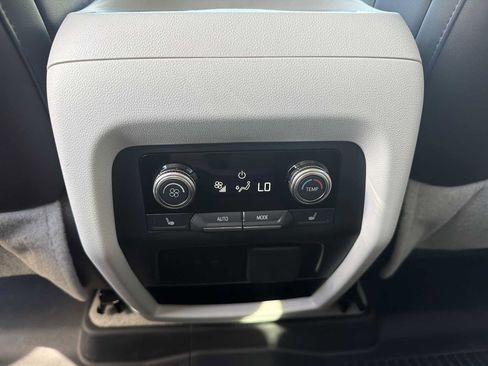 Used 2025 GMC Acadia Denali w/ Super Cruise Package FWD image 4
