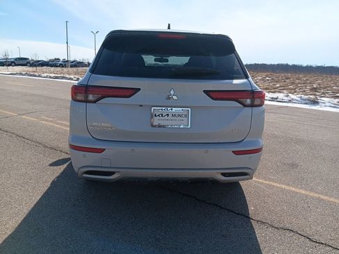 Used 2023 Mitsubishi Outlander SEL 40th Anniversary image 11