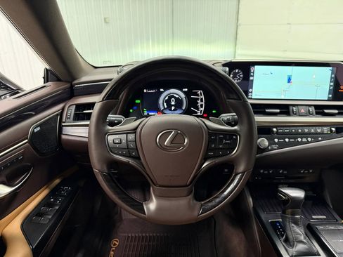 Used 2021 Lexus ES 300h w/ Premium Package FWD image 18