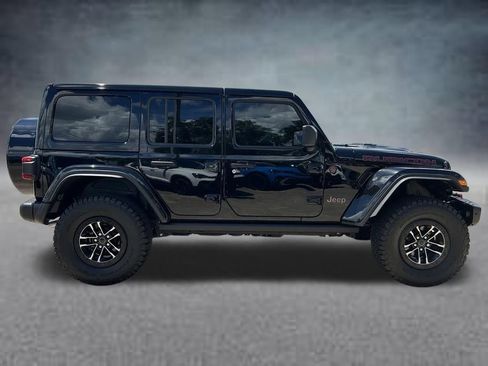 Used 2025 Jeep Wrangler Unlimited Rubicon AWD/4WD image 8
