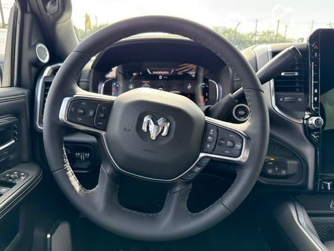 Used 2025 RAM 2500 Laramie AWD/4WD image 18