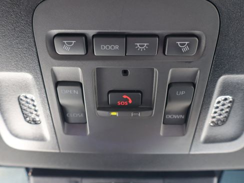 Used 2025 Toyota Camry SE w/ Multimedia Upgrade Package image 24