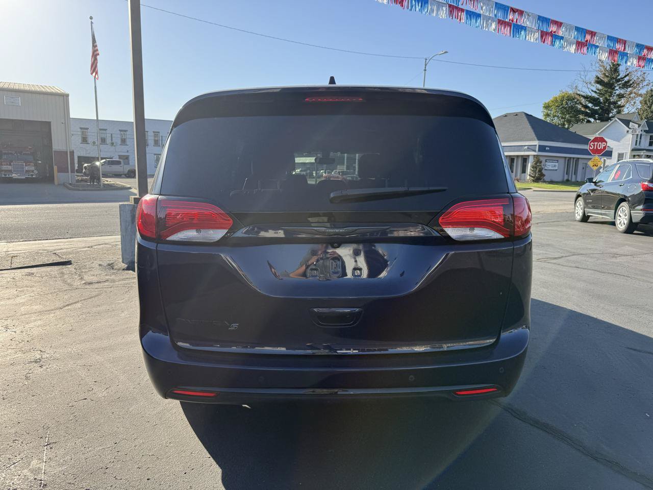Used 2019 Chrysler Pacifica Touring Plus w/ S Appearance Package FWD image 4