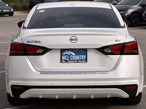 Used 2023 Nissan Altima 2.5 SV FWD image 5