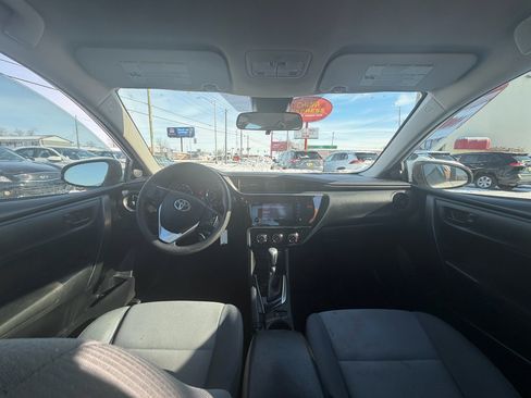 Used 2018 Toyota Corolla L image 12