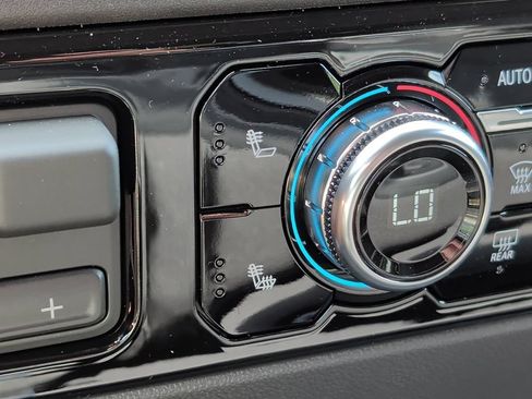 New 2026 GMC Sierra 1500 Elevation AWD/4WD image 32
