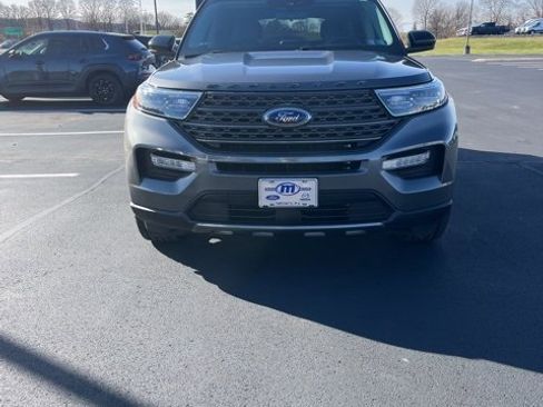 Used 2022 Ford Explorer XLT w/ Equipment Group 202A image 2