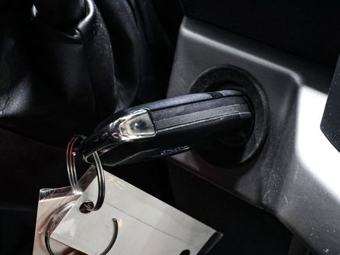 Certified 2025 Ford F150 Platinum w/ FX4 Off-Road Package image 37