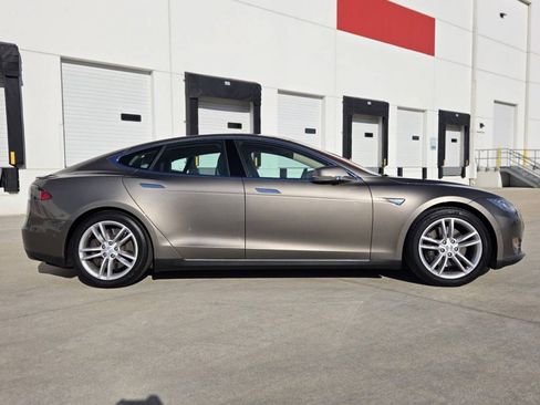 Used 2015 Tesla Model S 85D image 4