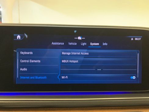 Used 2024 Mercedes-Benz GLE 350 4MATIC w/ AMG Line Exterior image 41