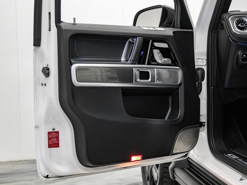 Used 2025 Mercedes-Benz G 550 w/ Exclusive Interior Package image 77