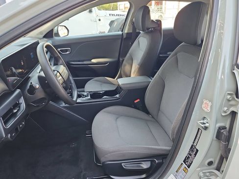 Used 2025 Kia K4 FWD image 25