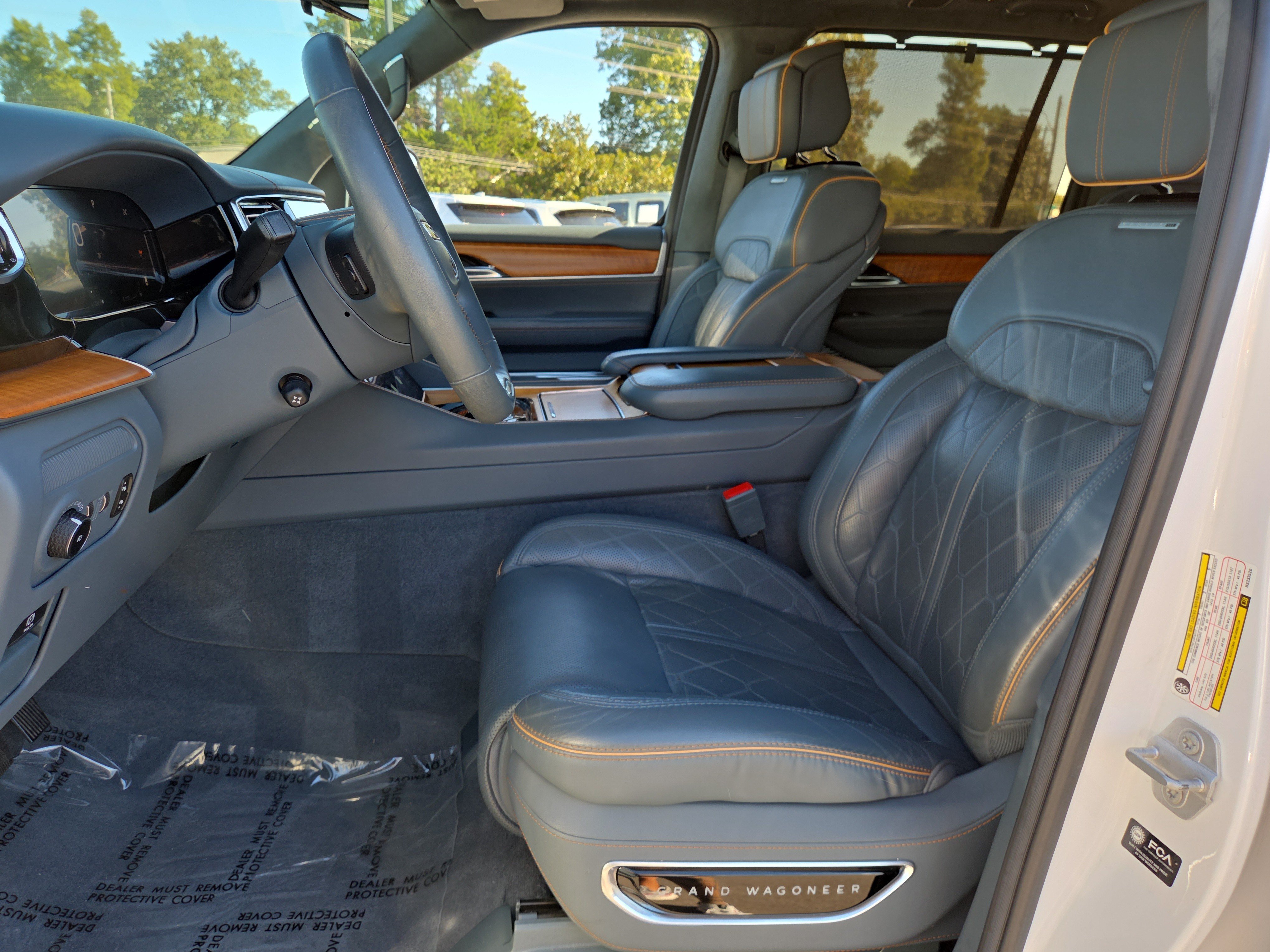 Used 2022 Jeep Grand Wagoneer Series III AWD/4WD image 10