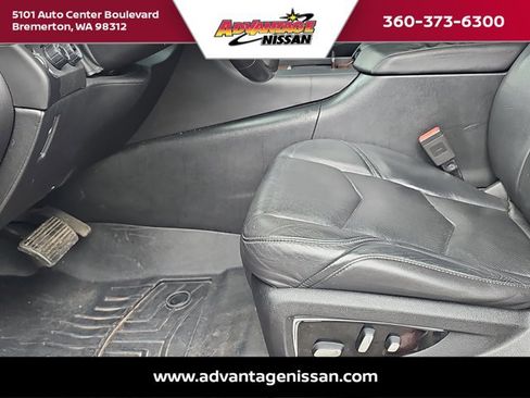 Used 2017 Cadillac Escalade ESV Premium Luxury AWD/4WD image 18