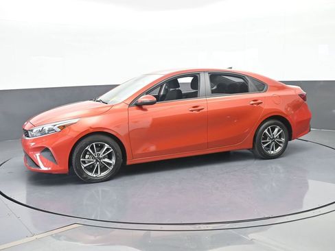 Used 2023 Kia Forte LXS w/ LXS Technology Package image 2