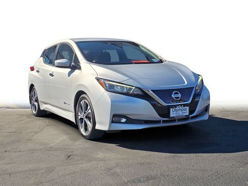 Used 2019 Nissan Leaf SV w/ SV Technology Package FWD image 1