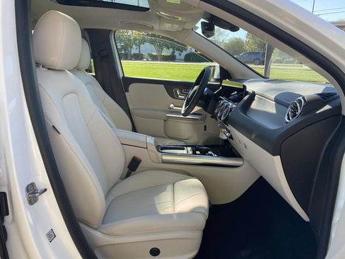 Used 2025 Mercedes-Benz GLA 250 image 11