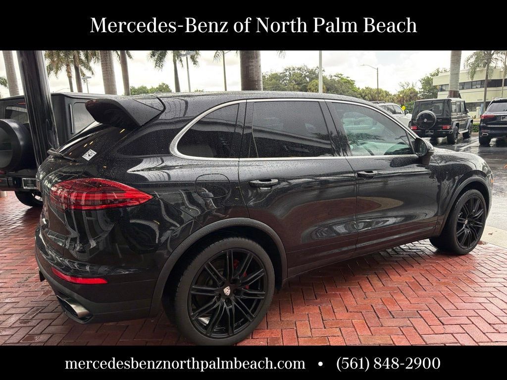Used 2016 Porsche Cayenne Turbo AWD/4WD image 4