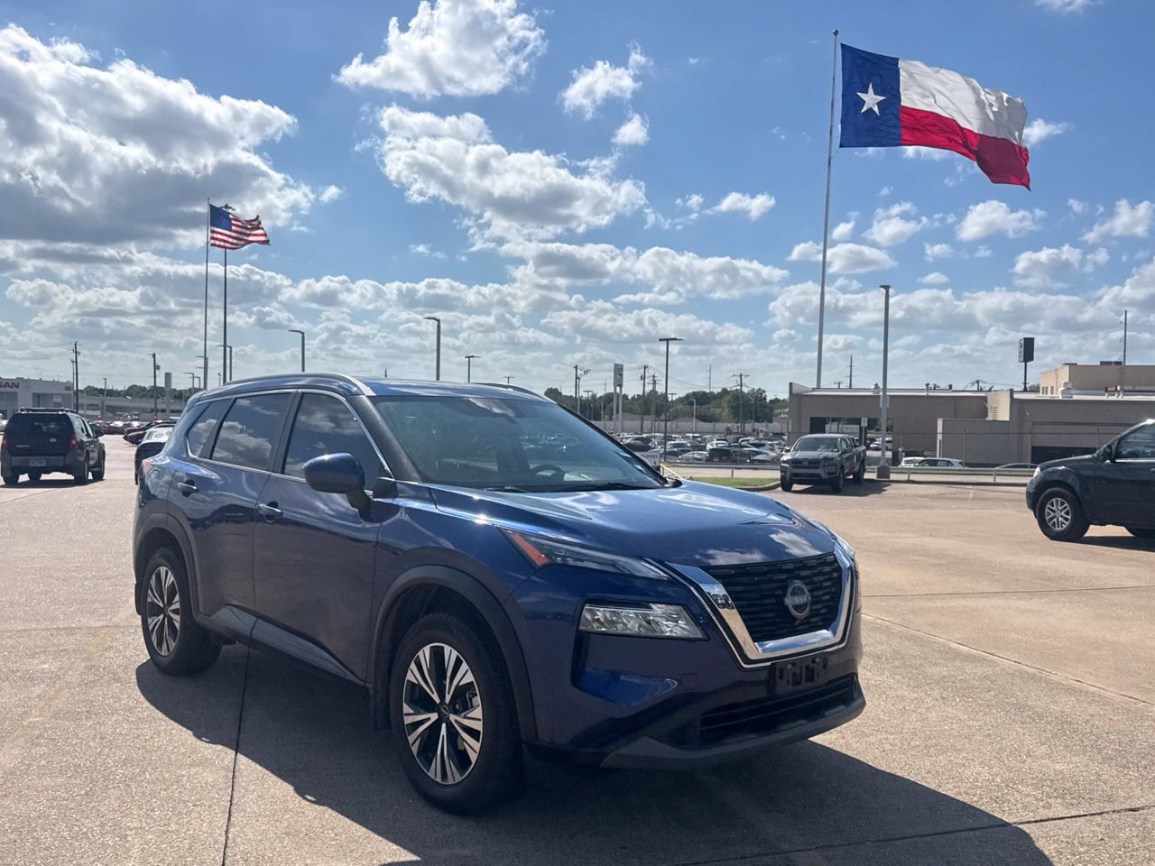 Certified 2023 Nissan Rogue SV w/ SV Premium B Package FWD image 2