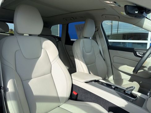 Used 2023 Volvo XC60 B5 Ultimate AWD/4WD image 26