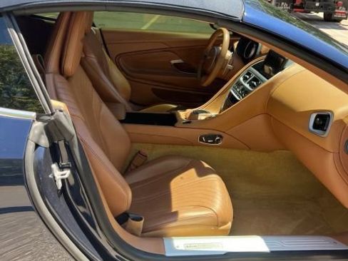 Used 2019 Aston Martin DB11 Volante RWD image 8