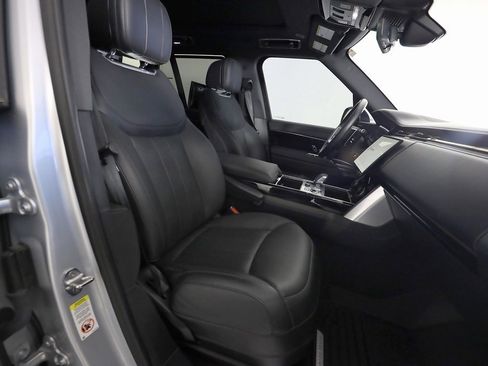 Used 2023 Land Rover Range Rover SE image 13