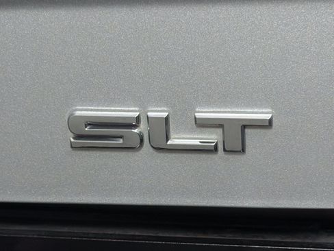 Used 2018 GMC Sierra 1500 SLT w/ SLT Premium Package AWD/4WD image 31